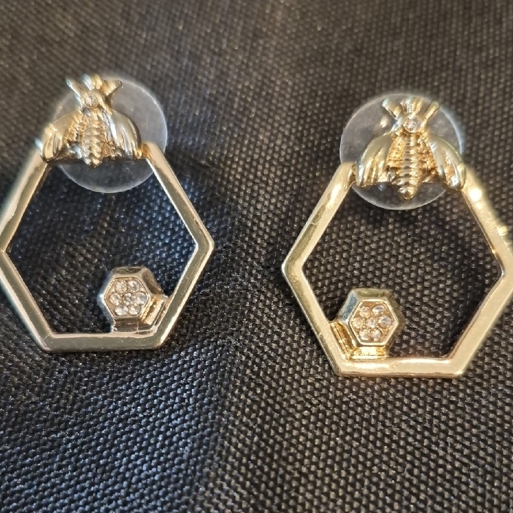 Mary Kay "You Can Do It" Gold Bee Hexagon Earrings